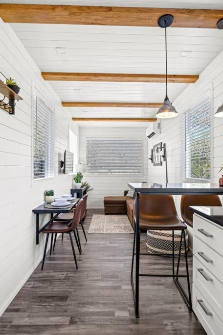 New! The Texas Longhorn-Luxury Container Home Fredericksburg Luaran gambar