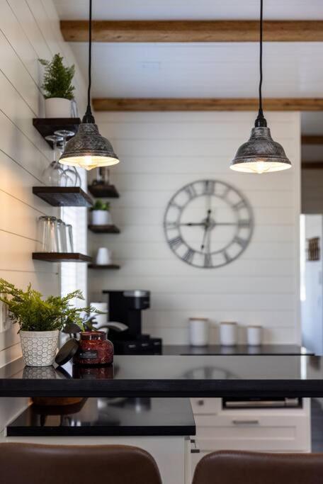 New! The Texas Longhorn-Luxury Container Home Fredericksburg Luaran gambar