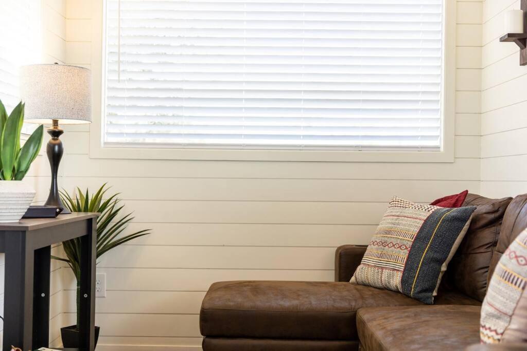 New! The Texas Longhorn-Luxury Container Home Fredericksburg Luaran gambar